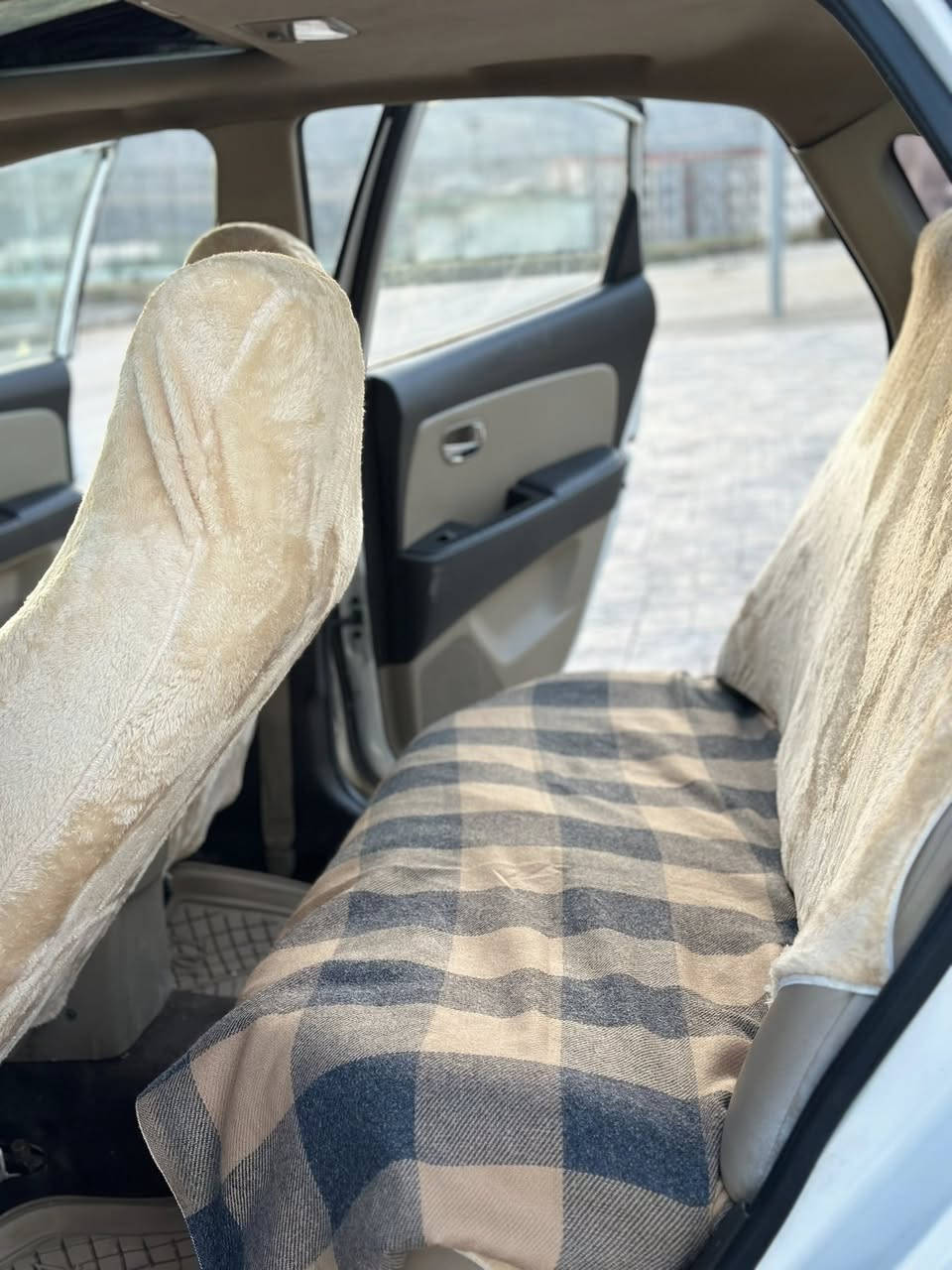 براوه.  2010
فول.  سلايد
هه موو گياني به شه رت
***********
***********
نرخ.  59 
شوين.  رانيه.
