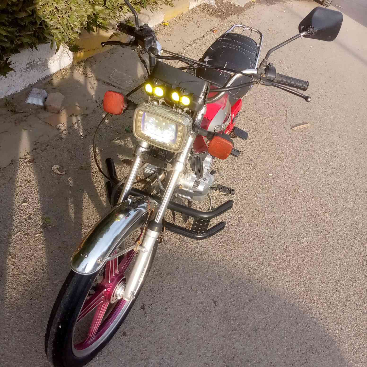 سلام عليكم دراجه إيراني خمسه كير مديل 21 أوراق كامله كير محرك خير من الله كهربائيات شغاله سعرها 400 عنوان بغداد حسينيه الراشديه رقم ***********
