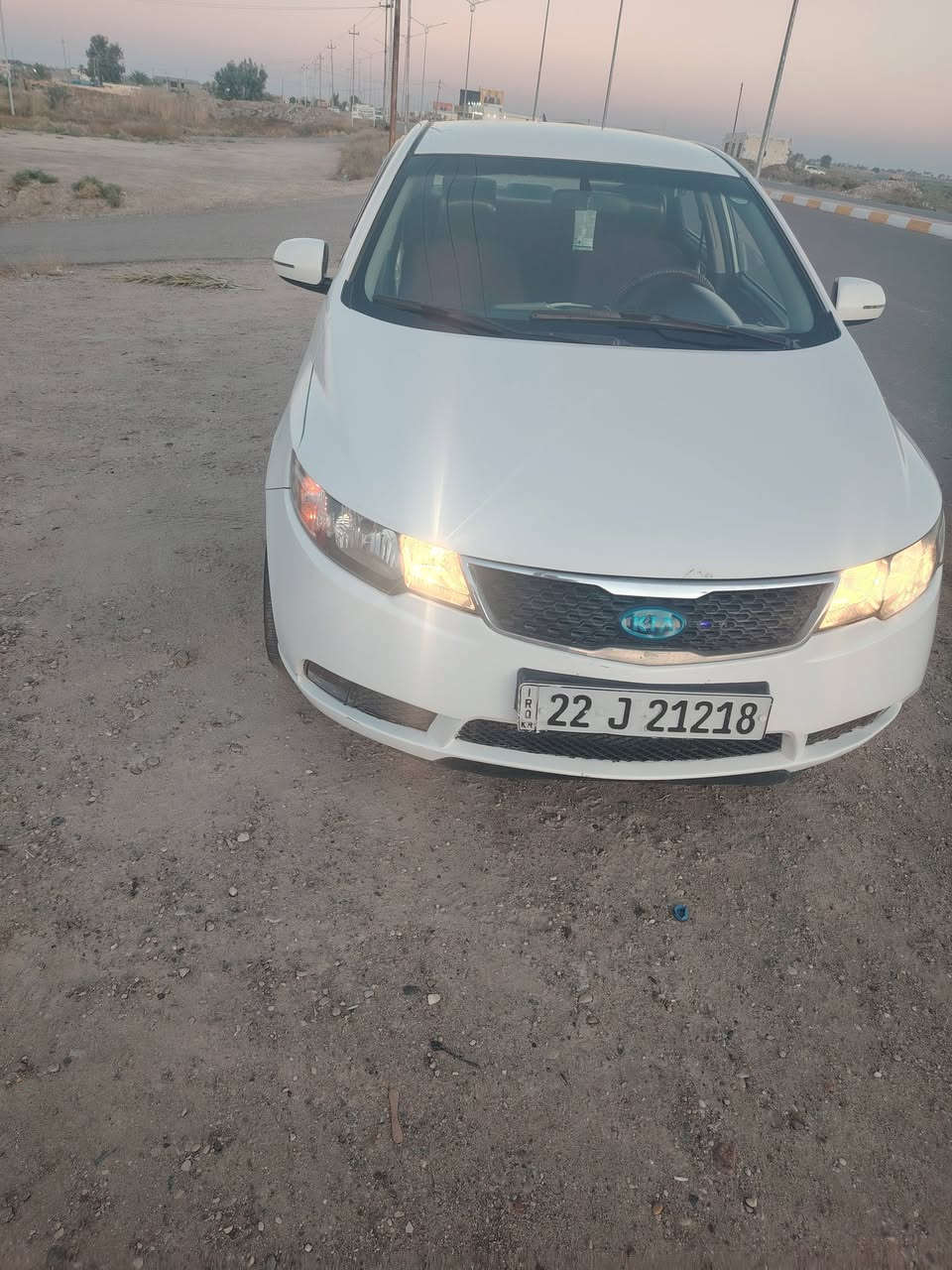 للبيع كيه سيراتو
موديل 2013 خليجي اابيض
محرك 16 مكفول
كير 6 نمر مكفول
تخم تاير كوري رياضي 17
تبريد شغال
 داخل اسود اب احمر
شفاتان بل استيرن
السيارة بي ثلاث قطع صبغ ابدون دواخل
السعر 95$ أو بيه مجال قليل
العنوان الأنبار الرمادي
التواصل عله الرقم *********** أو ***********
