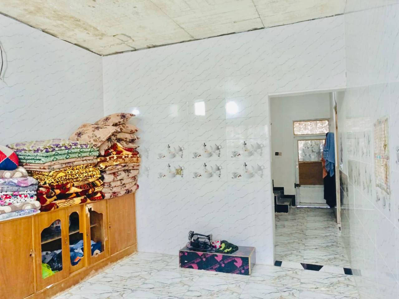 السلام عليكم
بيتين متجاورين للبيع مساحه كل بيت100متر نفس الخريطه

الاساس صب بناء بلوك سقف صب 

يحتوي على غرفه وصاله ومطبخ واستقبال وحمام داخلي وحمام خارجي

العنوان النجف الاشرف -شارع المطار القديم -شارع الامام الحجه 

سعر كل دار(25)مليون وبي مجال بسيط

للاستفسار ***********

***********
