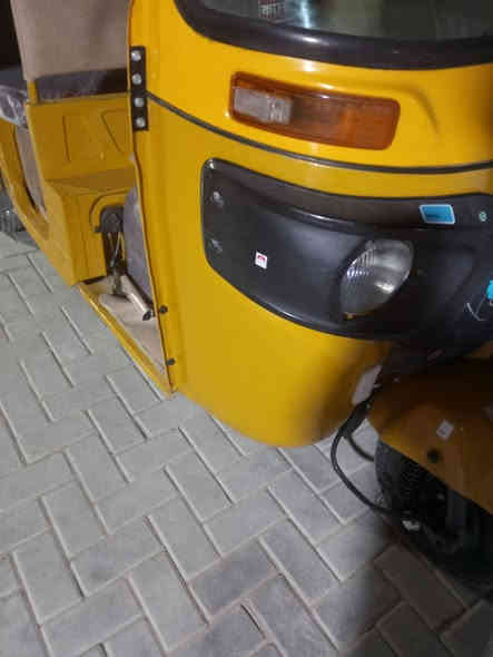 السلام عليكم تكتك للبيع موديل 20شهر 6رقم وسنويه تحويل ثاني يوم العنوان بغداد ***********
