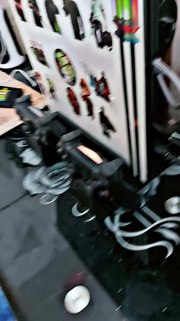 بلي 4 واحد تيره من الخير السعر 350 
بس الشراي يدخل خاص


**إذا كنت صاحب هذا الإعلان وتريد حذفه لأي سبب، رجاءا أرسل رسالة إلى الدعم الفني**