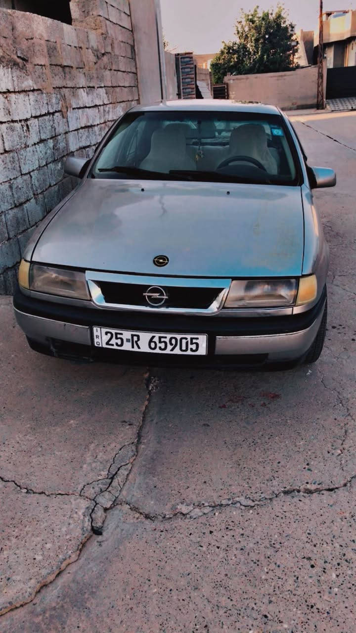 ‏موديل1992￼ سقف سلايت أربع جام ‏كهربائي ‏قفل مركزي قدامه ورا ما بي ضرب أربع و ويل حلو قير قير عادي محرك 20 محرك شرط ما أبي مصرف كلش حلو إذا تجي تشوفه بعينك السعر 43 وبي مجال قليل عنوان كركوك*********** كركوك, العراق
