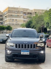 جراند شيروكي لاريدو • ٢٠١٥ • فابريكة