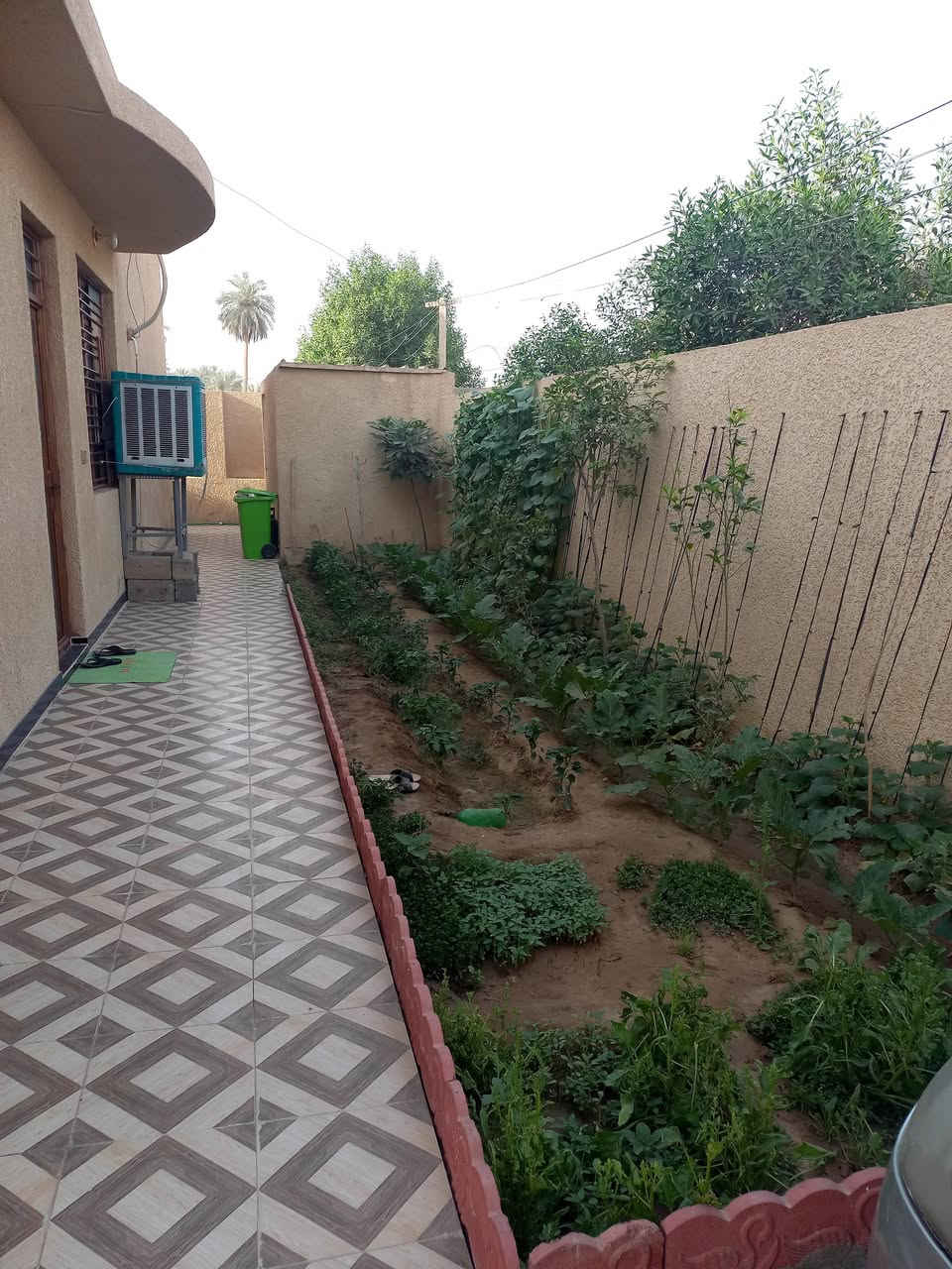 بيت سند ٢٥زراعي للبيع المساحة ٣٤٥م الواجهة ١٥م النزال ٢٣م غرفتين نوم هول حولي درج مطبخ استقبال ترك على جوانب البيت مع حدائق أثنين كراج عدد أثنين العنوان الزعفرانية الاربع شوارع منطقة كرارة خلف مول كرارة شارع المخبز نهايته خلف السدة للاستفسارالاتصال على الرقم***********

