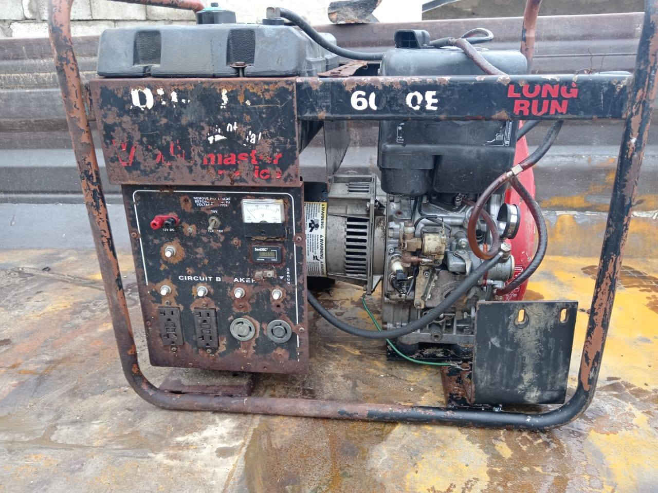 للبيع مابيها اي عطل شغاله شرط السعر 300 بيها مجال بسيط الشراء يتصل ***********
