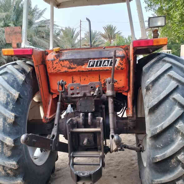 السلام عليكم مكينة للبيع موديل 81مكينه جديده تخم تاير جديد محرك كير اكسل وضع شركه  المكان واسط عزيزيه الاستفسار ***********
