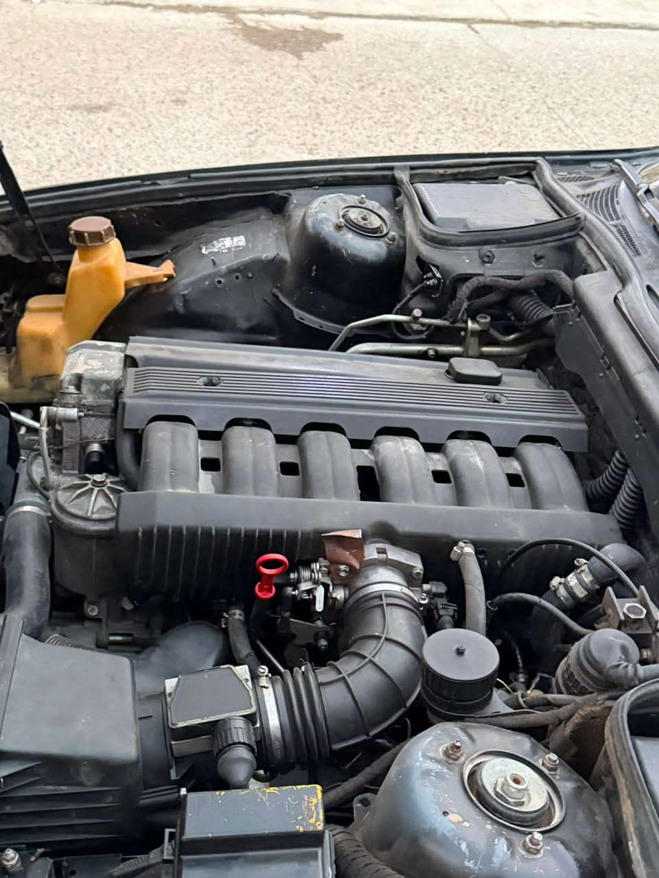 BWM525
مۆدیل 1992گێر تۆماتیک جوار جام کارەبا سلایت قوفل مەرکەزی پێش گەورە گێرو مەکین بێ عیبە سەیارەک فولە ناو داخیلی زۆر پاکە سعری 35وەرەقە مەجالەکی برایانەی تیدایە *********** أربيل, العراق
