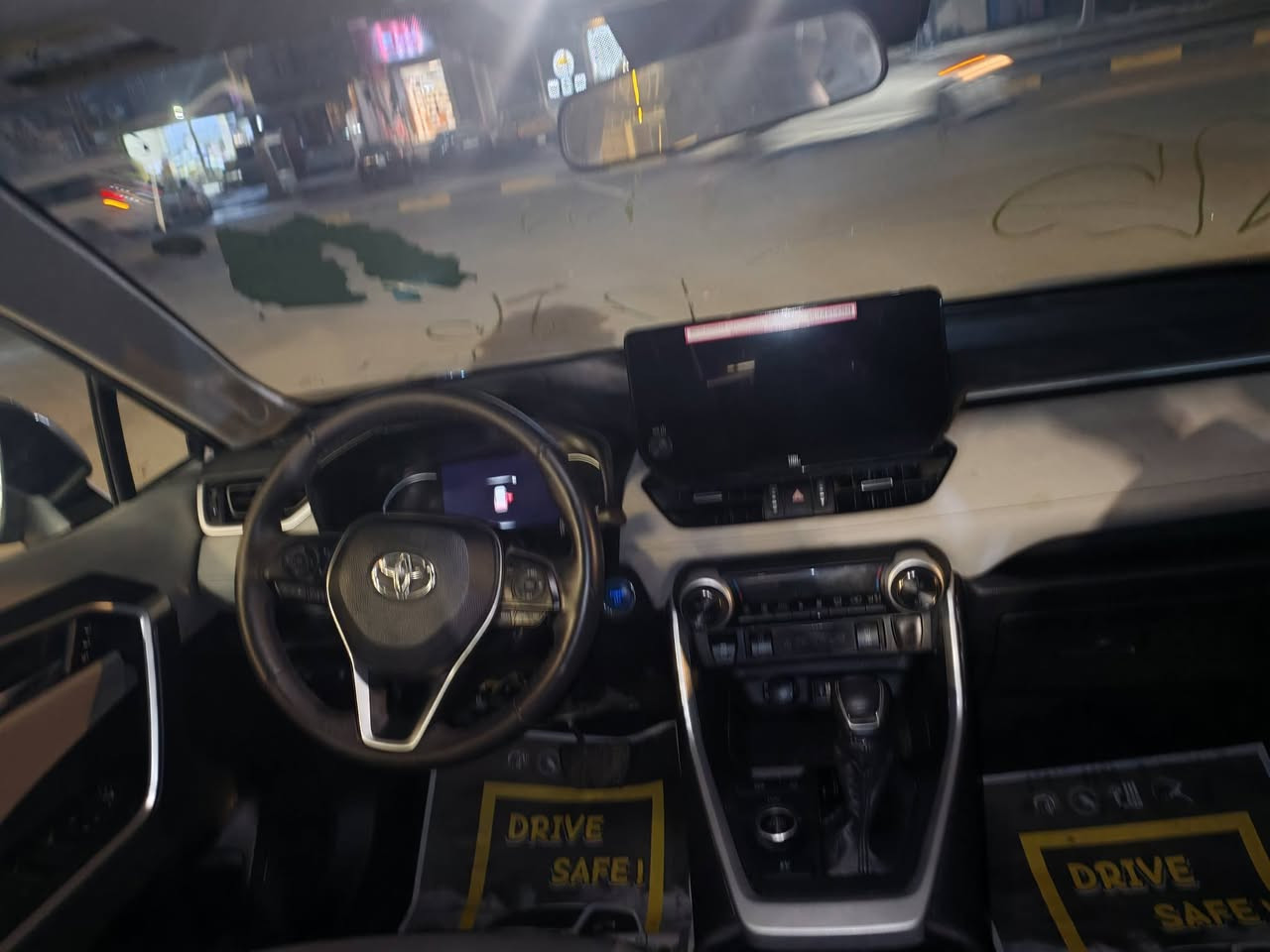 راف 4 XLE
موديل 2024
وارد امريكي هايبرد
فول مواصفات
فتحه سقف
كشنات جلد
كشنات كهرباء
كشنات تدفئه وتبريد
تشغيل عن بعد
صندوق كهرباء
حادث دعاميه اماميه ورديترات مع بارد بطرف الباب السائق كما موضح بلصور سياره بدون قطره صبغ
السعر ٢٤٣  رقم مجاني على دوله
مكان بغداد البلديات ***********
