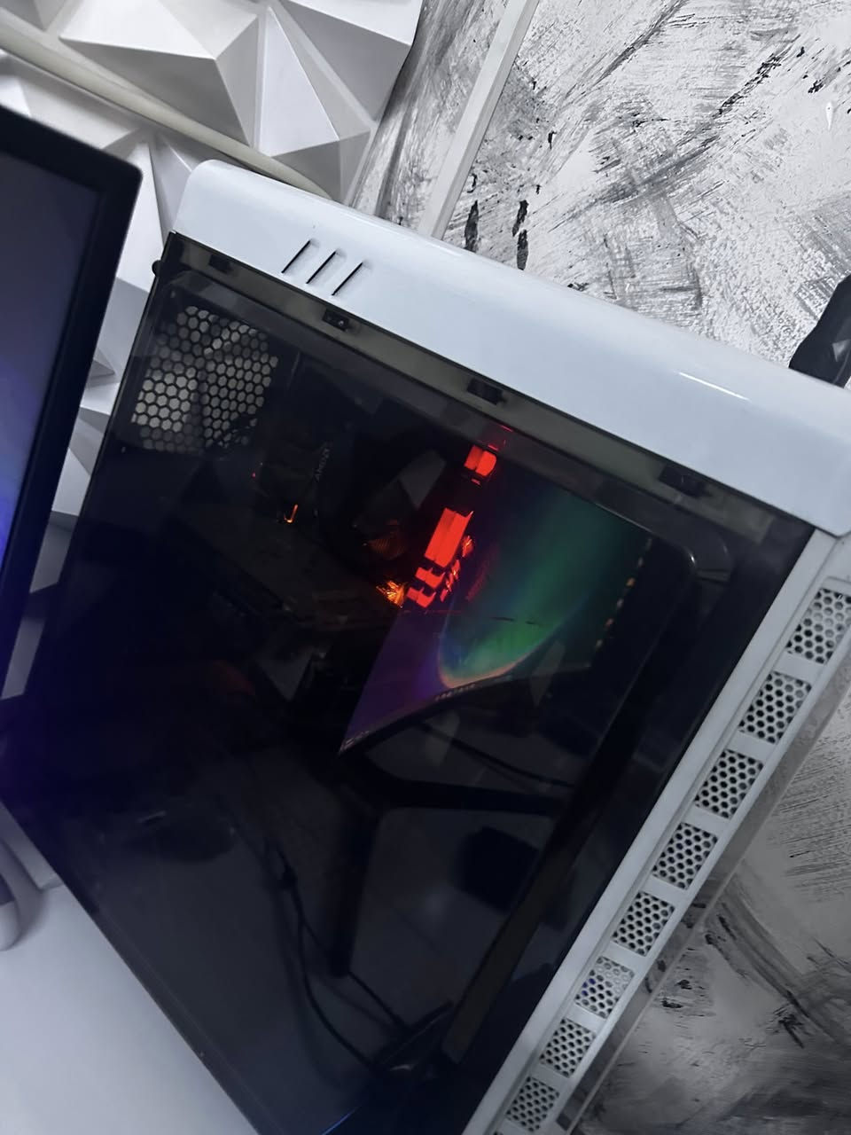 السلام عليكم pc للبيع 

 Gtx 1060 6GB zotac

Amd Rayzen 5 2400.g   3.60Ghz

16GB ddr4 

B350M-K

Pus550 deep cool
السعر ٣٥٠ وبيها مجال بسيط 
بدون هارد فقط شد هارد وشغل ماكو لعبه ممشغلها عليها كلشي تشغل
بغداد ***********

