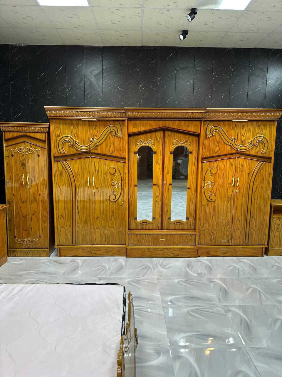 غرفة اخشاب  بسعر 775الف. توصيل وشد متوفر. مخالفه عن صوره توصلكم الكم حق ترجعوه مع شركه توصيل.... 

🔅تفاصيل الغرفة ....
صاج خارج ٤ملم ام دي اف 🔺
وداخل صاج ٣ملم 
صبغ صاج درجة اولى 

عدد القطع  ٧ قطع 😍
🔺1 //جرباية  قياس  ١٦٠ × ٢٠٠ 
🔺//ميز جانبي ايسر قياس ٥٠
🔺2// وميز  جانبي  قياس ٥٠
🔺3// زاوية ارتفاع مترين عرض ٨٠
🔺4// وميز بلازمه  
🔺5//وميز مراية ارتفاع مترين عرض ١٢٠
🔺6// وكنتور ٦ باب  ارتفاع مترين و١٥ طول ٣ متر و١٥

القطعه الثامنة حسب الطلب شازلون
سعرها ٥٠ الف ❤️

(توصيل مجاني مركز بغداد )
التوصيل يشمل الشد مجاني 
(اطراف ٥٠)
باقي المحافضات حسب البعد

شازلون سعرها ٥٠ الف


**إذا كنت صاحب هذا الإعلان وتريد حذفه لأي سبب، رجاءا أرسل رسالة إلى الدعم الفني**