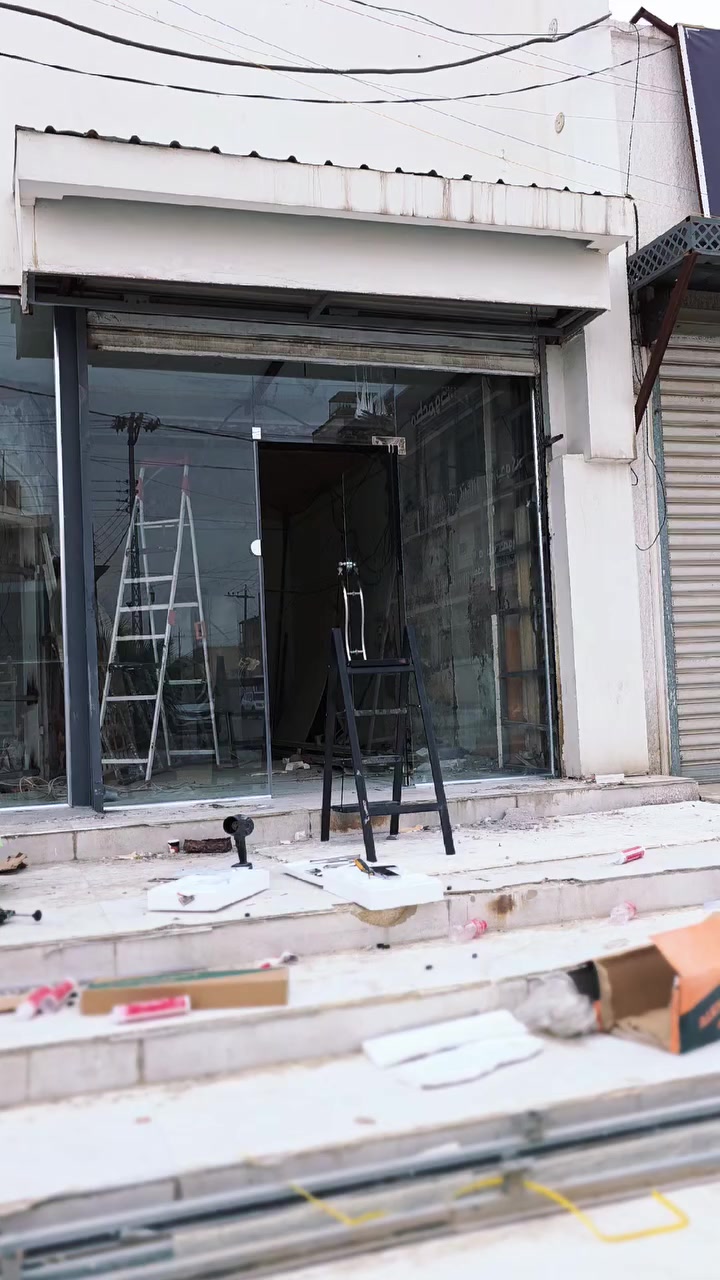 السلام عليكم
نقدم لكم اعمالنا 

: عمل واجهات زجاج 10 ملم ( جام خانه ) للمحلات والمطاعم والبنايات 

: عمل قواطع جام داخليه وشاورات وقواطع زجاج مرمل ضبابي مسكرت وعادي

: عمل زجاج سكاي لايت عازل للحراره والصوت وزجاج لامليت مجلتن بنورما للأسطح 

: عمل واجهات بنايات كيرتن تك جام وبدل جام

: عمل كافة الأبواب الكهربائيه الزجاجيه والألمنيوم 

:عمل واجهات ألمنيوم G60 مفصلي وأبواب سوينك بماطور الماني أو ايطالي بضمان ١٠ سنوات بأسعار تنافسيه

: عمل أبواب ستلستيل كهربائيه للمستشفيات(مداخل العمليات)

اسعارنه تنافسيه وجوه السوك 😄

اتصلو وتدللون 

***********

كل الشغل بضمان يبدي من سنتين إلى ١٠ سنوات 😊
