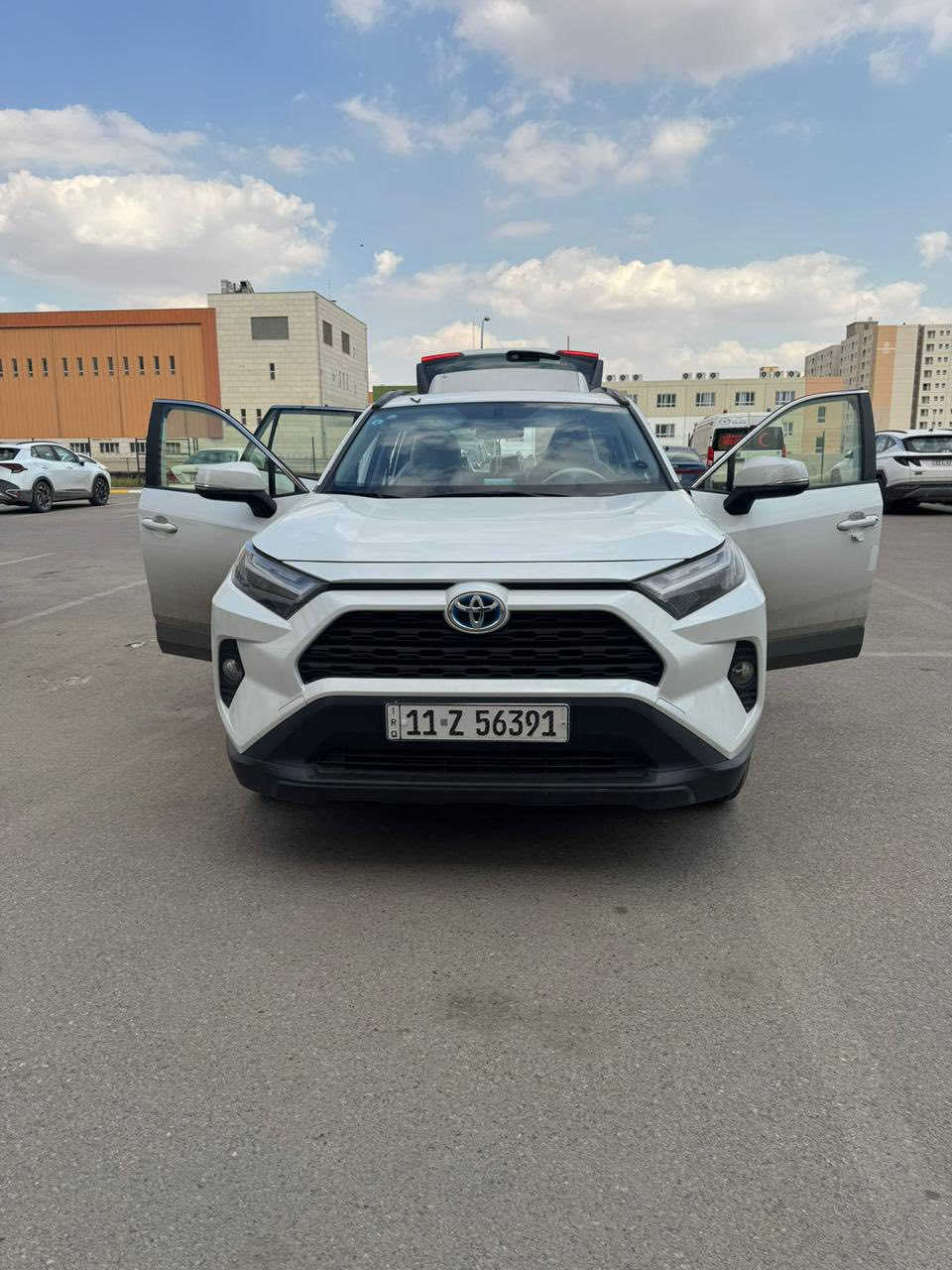 سلام عليكم راف فور موديل ٢٠٢٤ ماشية ٢٠ الف خليجي زلغ ما بيها سيارة جديدة كما موضح بالصوره مستعجل ع البيع نص فووول *********** مكانها بسماية سعرها ما بيع ٤٠ وبي مجال
