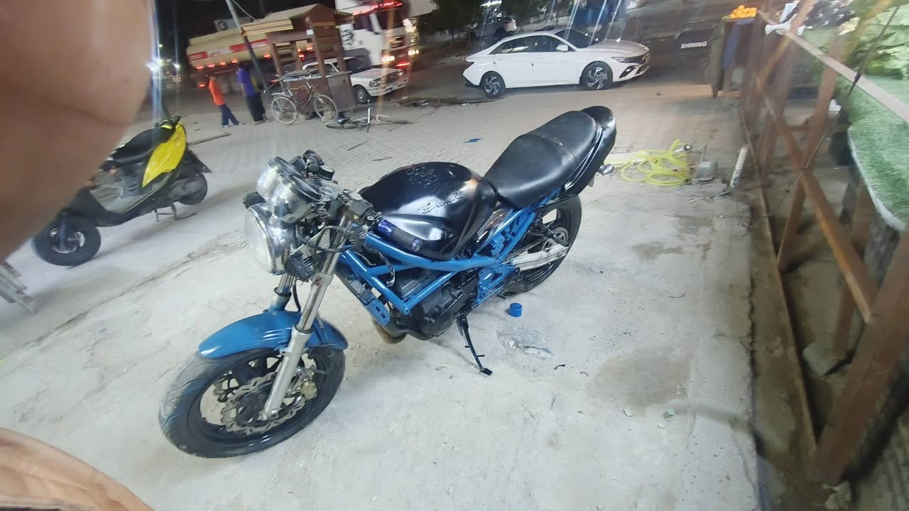 سلام عليكم من رخصت ادمن دراجه بانده 400كرستالvcكامله عليه ادامه بلكات وكباريترات مي زيتي كهربئات شغاله بيه نواقص بسيطه مراوس بيراني 25 او سكنس جبلي شعندك نزل نطايح مرايد مكان بغداد


**إذا كنت صاحب هذا الإعلان وتريد حذفه لأي سبب، رجاءا أرسل رسالة إلى الدعم الفني**