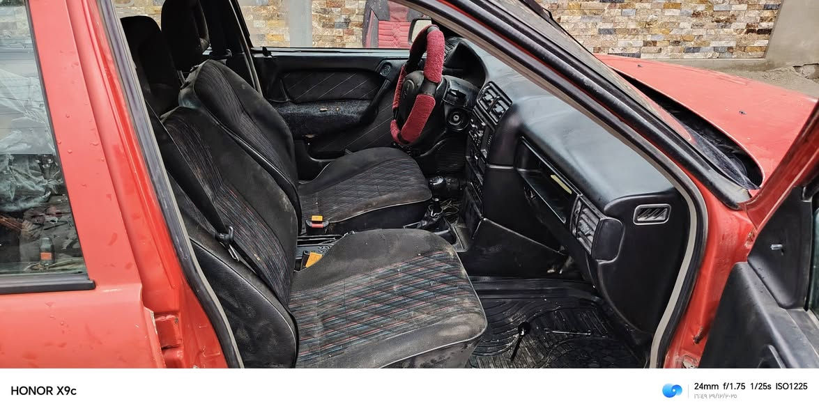 للبيع حجم ١٨ موديل 1993 السعر ٣٢  ***********
