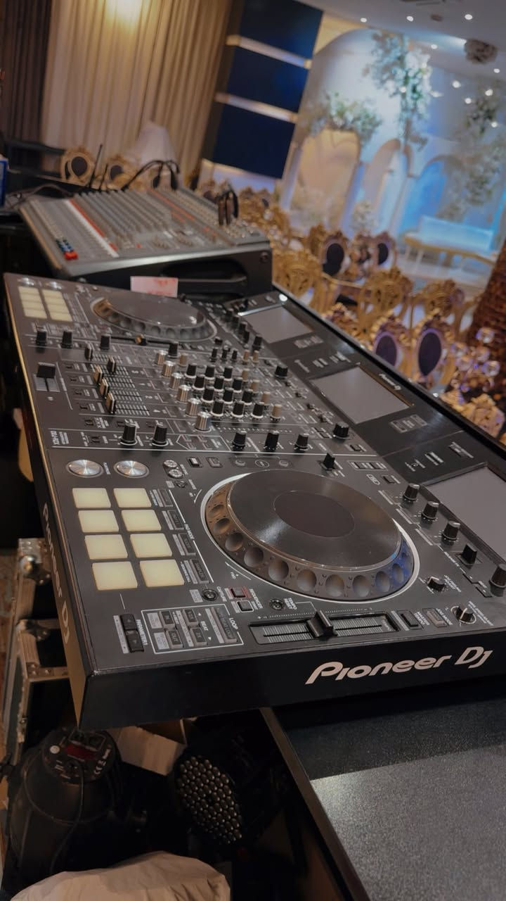 للبيع العملاق سكراش ddj-rzx

السعر 1800$
***********
متوفر وات ساب
