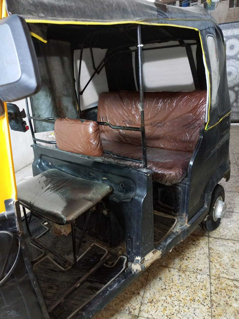 سلام عليكم تكتك 18 أوراق مكينه كير اكسل تخم تاير تكتك حلوه مال شغل سعر 2700 مكان  بغداد البياع موصلات لاستفسار***********
