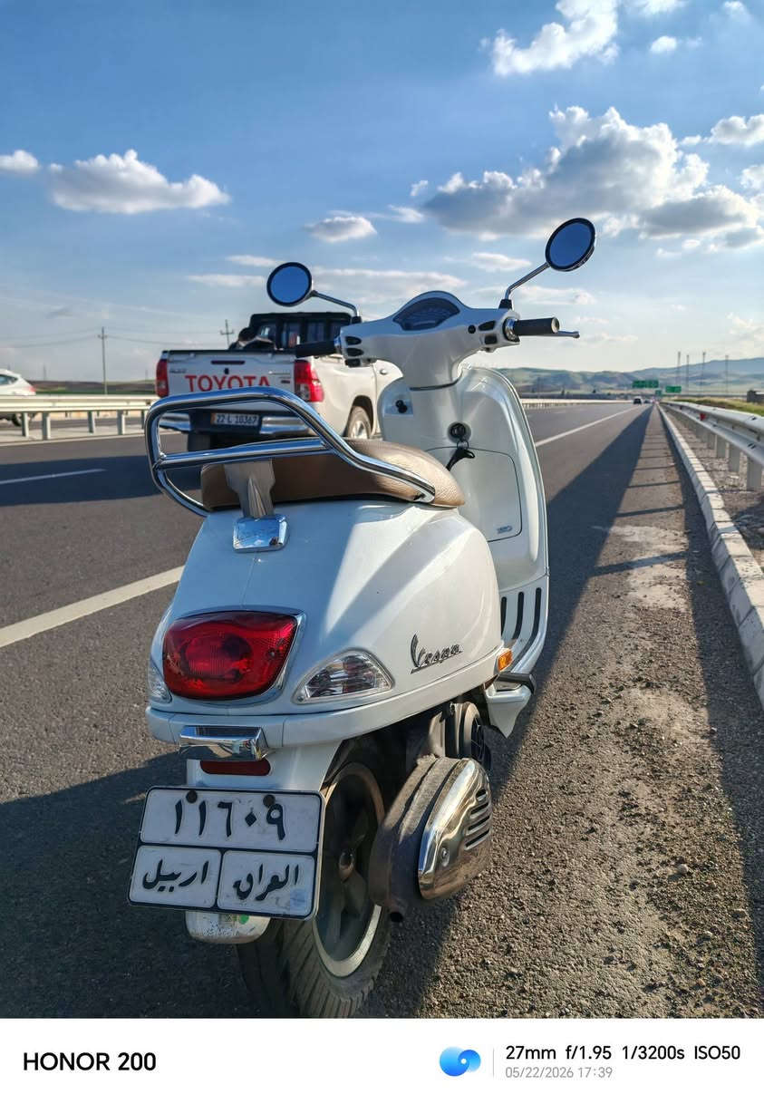 فيزبا إيطالي
سكوتر مميز جدًا، ويُعتبر من أفضل السكوترات في العالم، بجودة تصنيع عالية وتصميم أنيق وأداء ممتاز.
المواصفات:
محرك 150 سي سي.
3 صمامات (3 Valve).
نظام فرامل ABS.
اللون: أبيض لؤلؤي.
إضاءة زينون مع عدسات أمامية وخلفية.
هيكل حديد قوي ومتين.
الممشى: 6000 كم فقط.
السكوتر نظيف جدًا، بحالة الوكالة، ولا يحتوي على أي خدش.
للتواصل عبر واتساب: ***********
