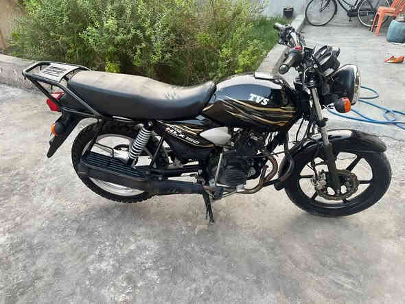 مكلفه بنشر Tvs
موديل 2023 رقم وسنويه 
الرقم بعده مامستلمه 
الدراجه نضيفه وحلوه 
المكينه مامفتوحه 
السعر 1800
مليون و ثمن ميه
وبيهه مجال
***********
