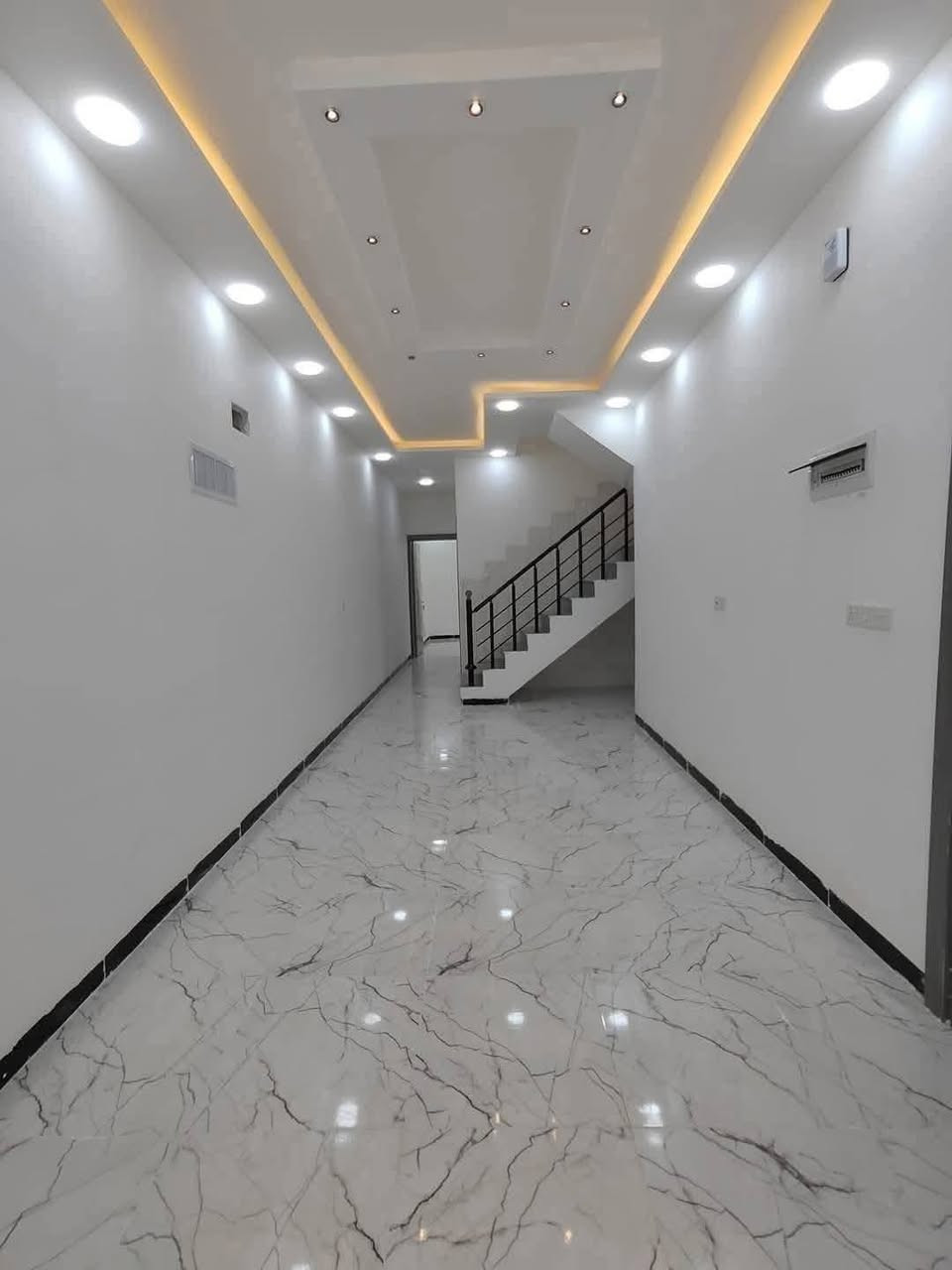 للبيع للبيع للبيع للبيع
بسعر مناسب
#عقارات_فنر_الحمداني
مكتب البلديات للعقار
دار سكني سند طابو في حي الآخاء قرب جامع كرم العزيز
المساحة ١٥٠م واجهة ٦م طابقين بناء حديث
بناء مهندس سند طابو بأسم صاحبه الشرعي
ط١غرفتين نوم وهول واستقبال ومطبخ وصحيات وكراج
ط٢ ثلاثة غرف نوم وهول وصحيات سطح كاشي
للإستفسار ع السعر الإتصال
***********
***********
مراجعة مكتب البلديات للعقار في حي المشراق فرع مطعم طماطة
