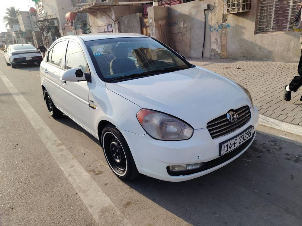 السلام عليكم 
اكسنت مديل 2011 خليجي 
محرك 1600 رقم بصره باسمي تحويل 
سنويه جديده رقم الماني الجديد كير محرك كفاله السياره حلوه وجاهزه السعر 85 وبيهاا مجال الاستفسار *********** البصرة, العراق
