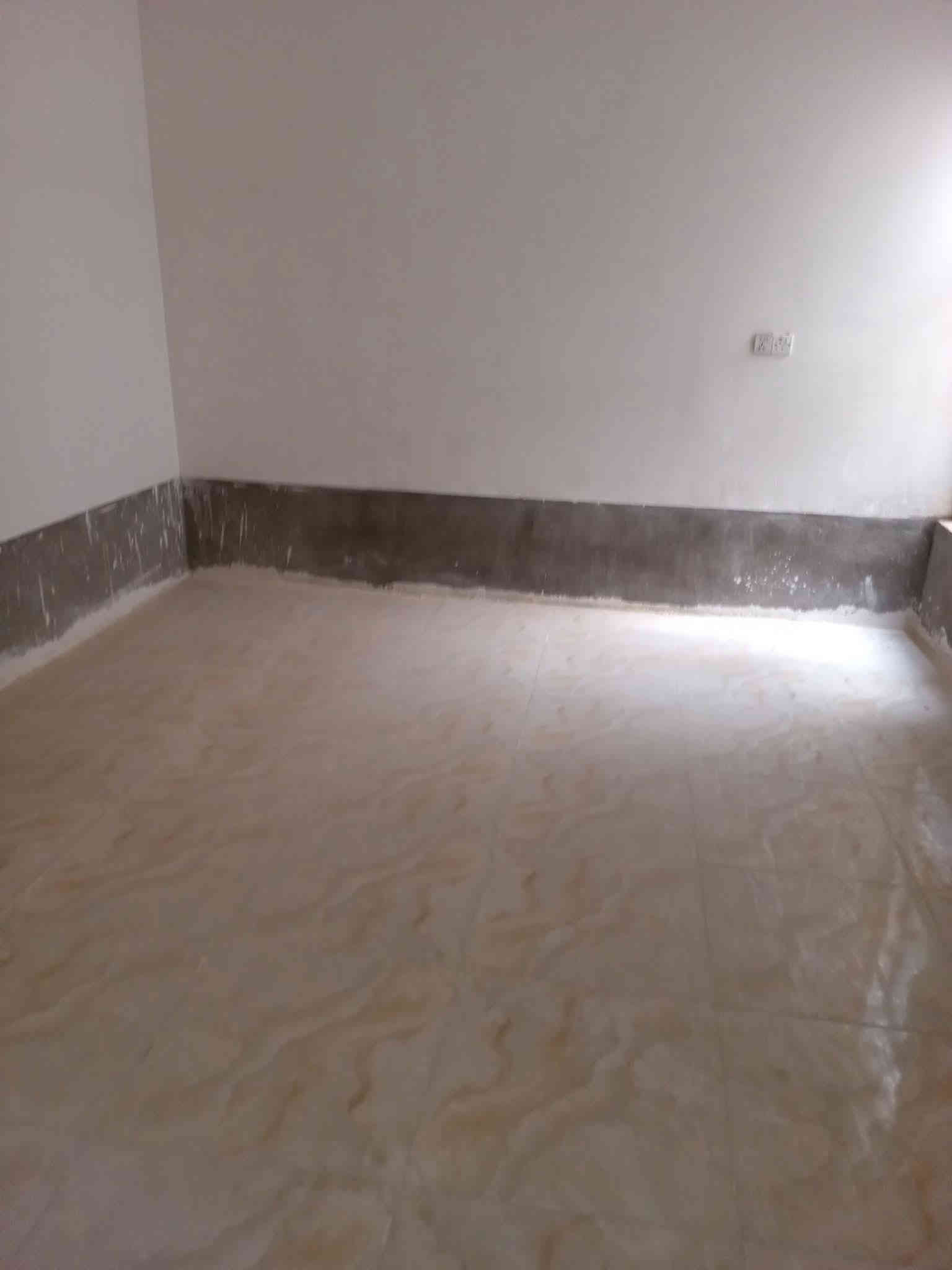 بيت لبيع 100متر سند ٢٥ صب كونكريت مسلح شارع ١٠ متر  قريب عل شارع لعام تقريب مئت مترلعنوان براكيه شارع لمعمل قرب مخبز الشاكرين تبليط لباب كهرباء ماء خط مولده مجاري مولده مدفوعه وشبكه مدفوعه كل شهر سعر 35 وبي مجال غير متواجد فيس ***********
