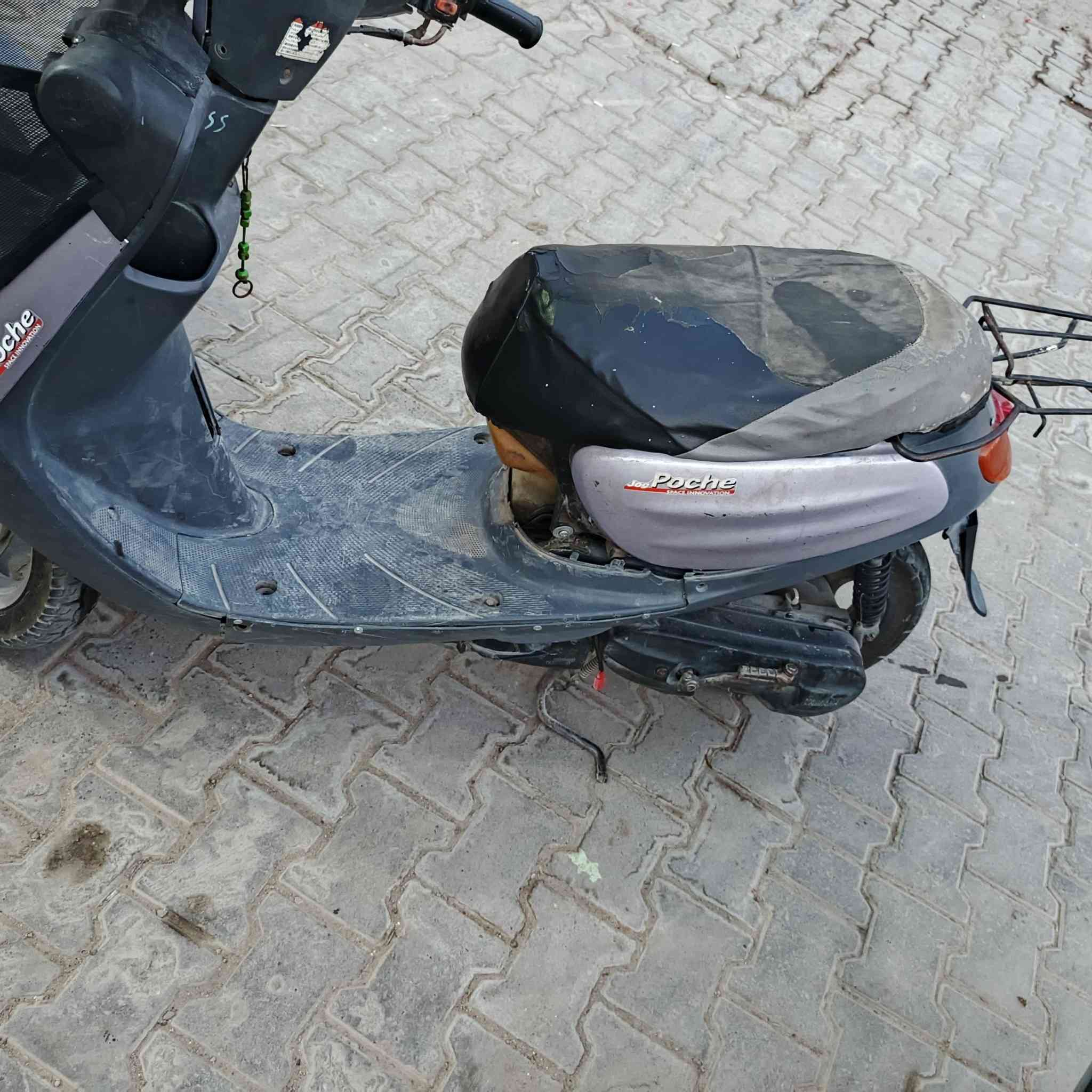 دراجه للبيع تجي وتشوف بعينك نضافه 90% منغولي المحرك مكفول من الفتح بس صوت كير والباقي كفاله السعر ٢٠٠ وبيه مجال عنوان كربلاء المقدسة قرب مستشفى الكفيل ***********
