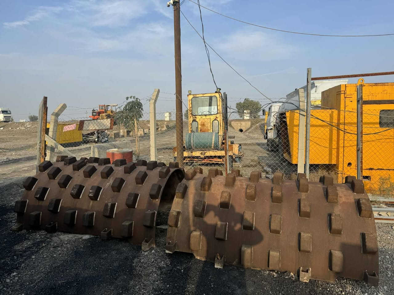 للبيع اظلاف حاديله جديد قطع تين سعر 36ورقة رقم موبايل ***********
