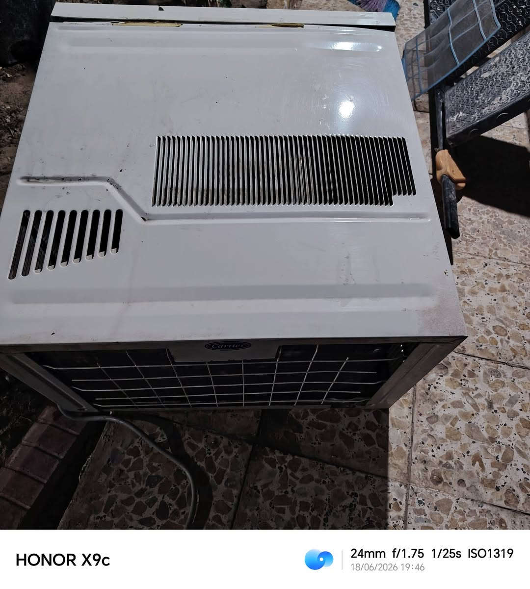 مكيف طن ونص شرط الشغل وتبريد بصره تحسينيه. 250.  ***********
