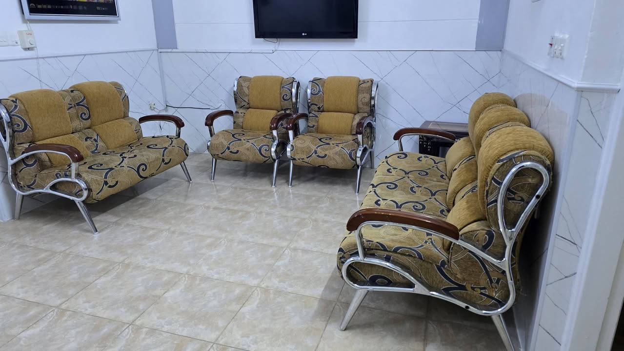 طخم قنفات 7 مقاعد  مستعمل  نضيف (يرهم  مراوس ))
🌷🌷🌷🌷🌷🌷
اشتري غراض بيت مستعمل تخم ديوان كاونتر ميز طعام غرفه نوم ثلاجه مجمده غساله راسلونه خاص صوره 
🌷🌷🌷🌷🌷🌷
خانقين/ شارع مستودع خلف مركز شرطه ازادي [مزاد المندلاوي]
***********☎️
***********☎️
