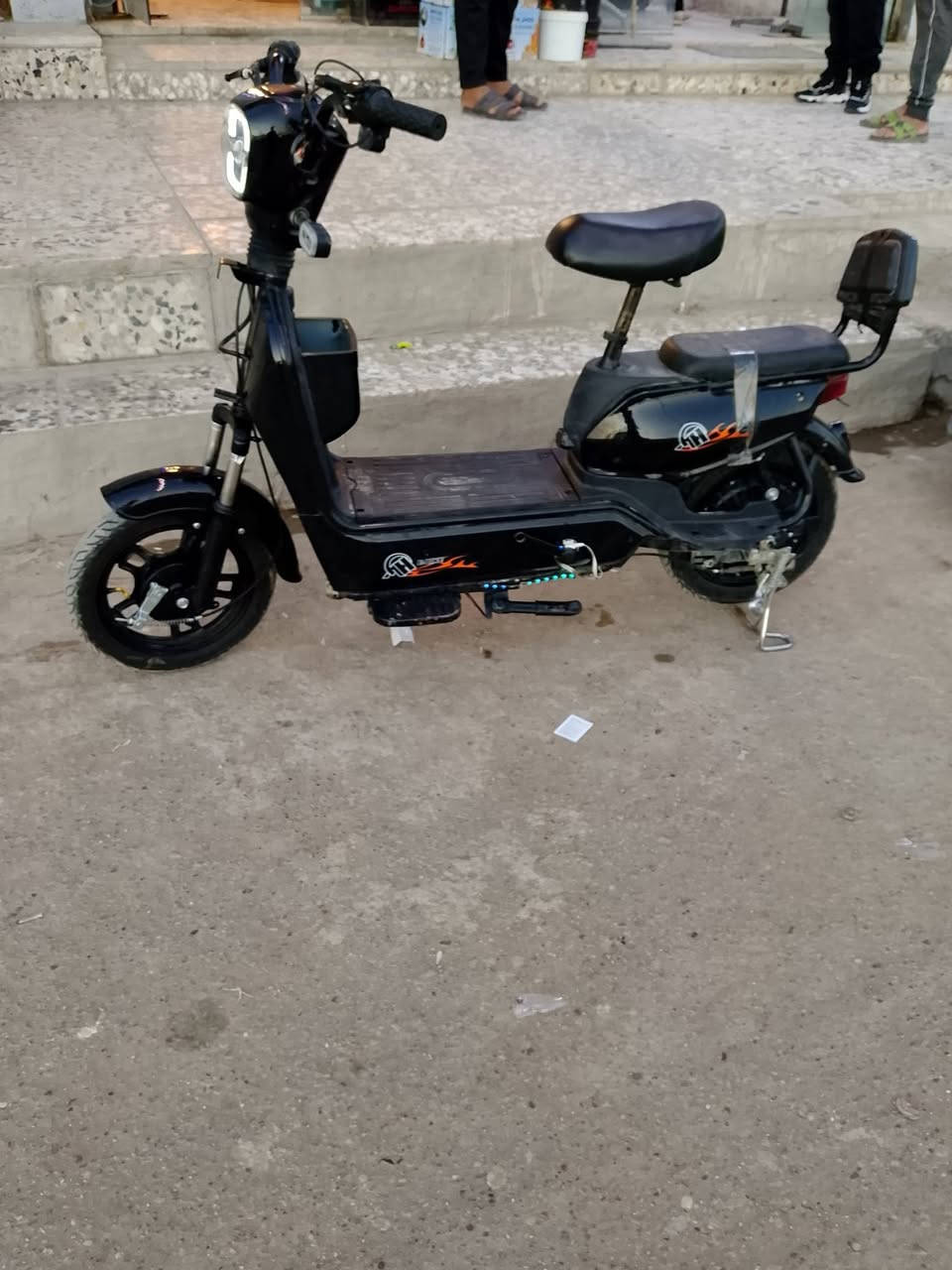 سلام عليكم دراجه شحن للبيع ة نشره جانبيه لايت عالي ناصي بريك امامي اشاير سويج بصمه تلث نمر سرعه 70 المكان مدينه صدر السعر 250بيها مجال الاستفسار على الرقم ***********
