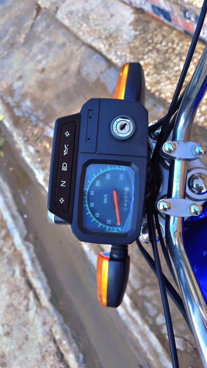 سلام عليكم
سازوكي خبط AX100ياباني اصلي مو صيني هذا الجديد 

نظافه فوول كدامكم كامل من كلشي مكينه برغي ممفتوح بيه بدون اوراق مكاني الشعب 

رقم ***********
