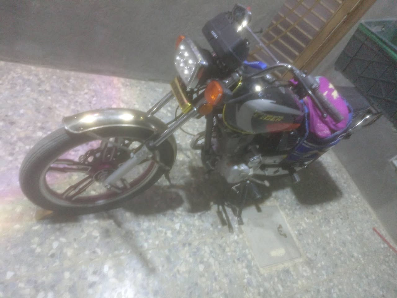 سيفان موديل 21 دراجه نضيفه وحلوه كهربئيات كلهه شغاله سلف نكره للبيع كربلااء *********** متواجد اتصال واتساب مازنجر علخط السعر ٤٠٠ وبيهه مجال
