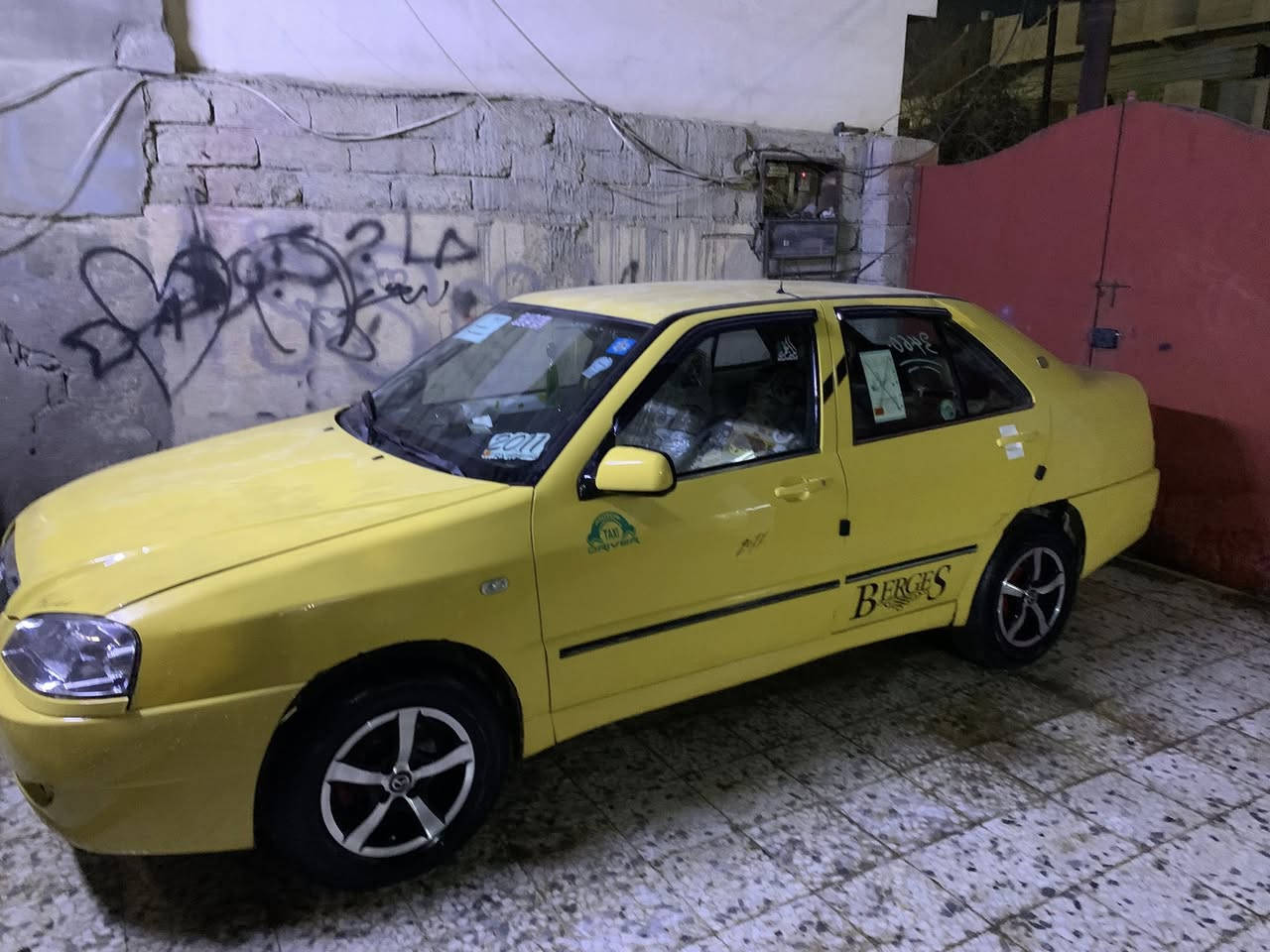 شيري كوين 2011 رقم مصطره بغداد هيه غرامات صفر كير ومحرك كولف 08 بدون حادث ويل كب تايات باتري كلو جديد اني الشرعي  مصبوغه حزام جماليه السعر ٣٣   ***********
