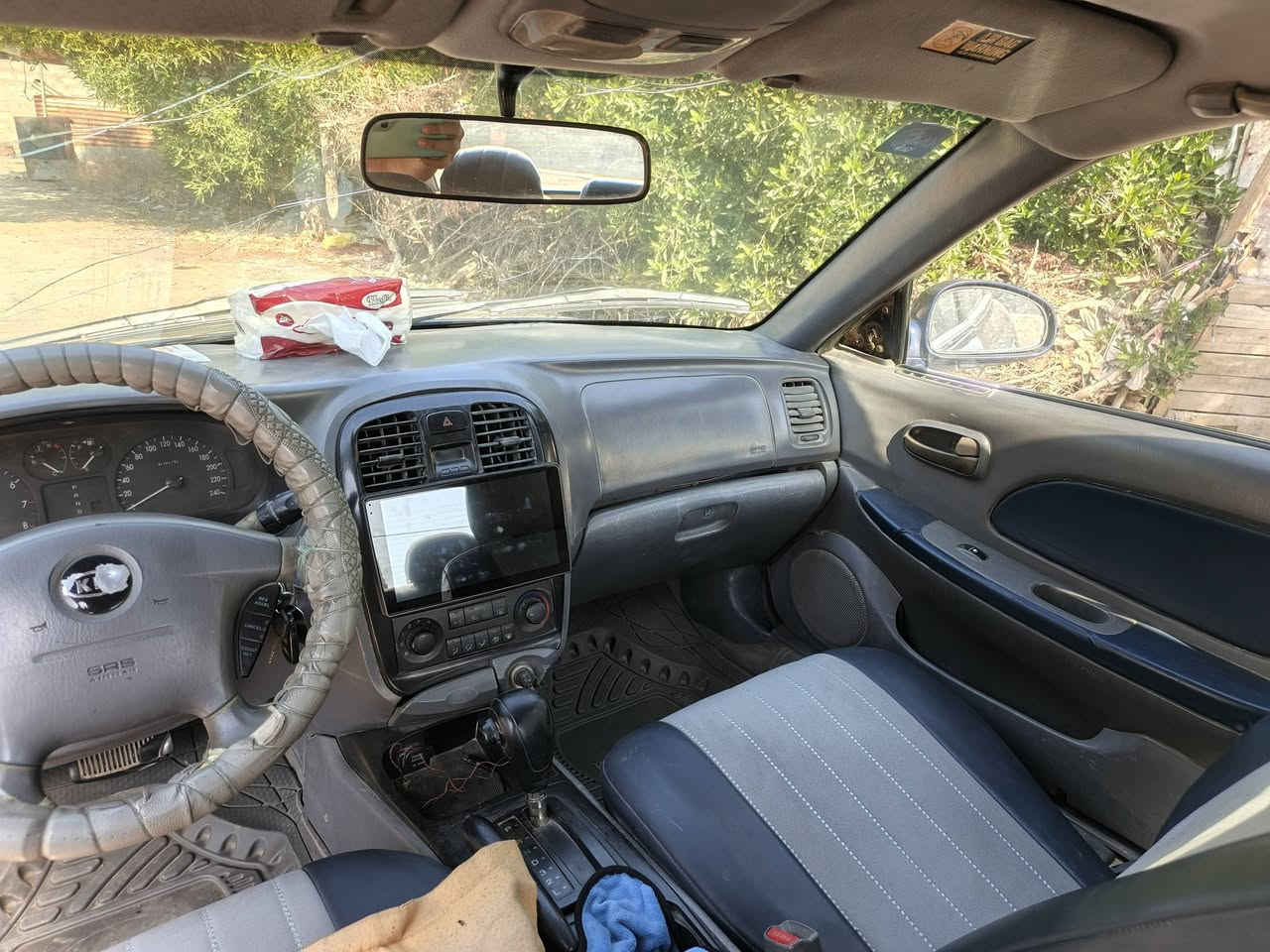 السلام عليكم سيارة للبيع مديل ٢٠٠٢مصبوغه عام تخم تغير جديد سنويه٢٩السعر ٥٥وبيها مجال اتصل ***********
