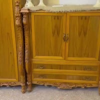 عندي الغرفه اخشاب جديده تفصال  السعر مليونين مكاني الشعلة 07731119254