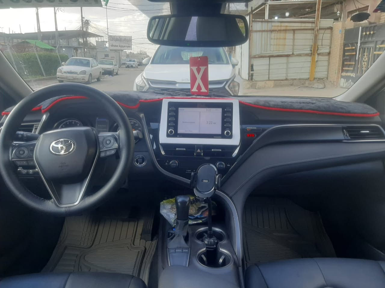 سلام عليكم 
خوان 
كامري 
23بانزين 
فول مواصفات عدة السلايت 
باب سيايق بي كلير فقط بدون حادث كلير امريكي 
رقم بغداد بسمي ماشية92
سعره 215 وبيه مجال حك الجية 
والحادث كما موضح بالصور
العنوان/بغداد/الشعب/حي اور
رقم الهاتف ***********
