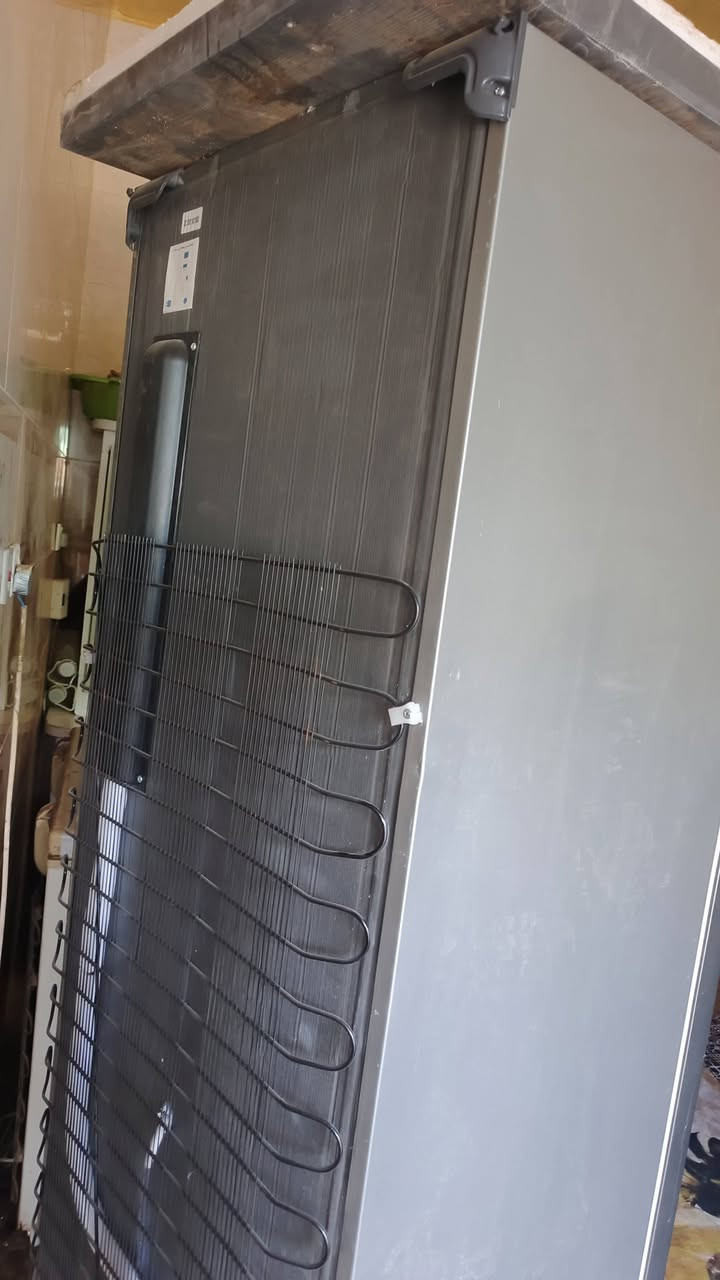 سلام عليكم للبيع  مكلف بالنشر  
 للبيع ثلاجه  جديده مستعمله اقل شهر 
حجم 16 سعر 650
***********
***********
لحد يراسلني خاص ليريدها يخابر
