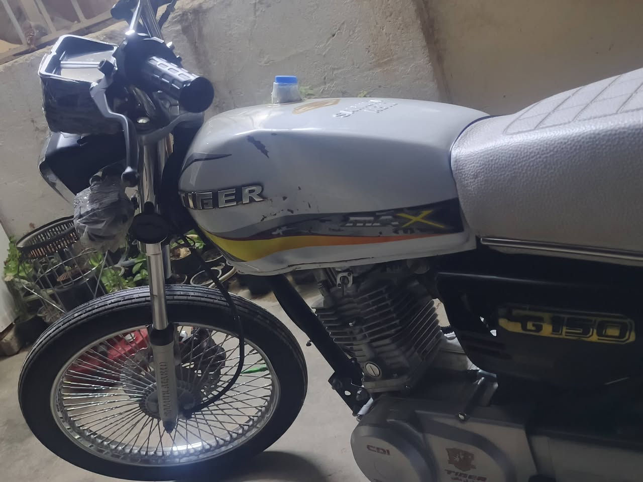 السلام عليكم للبيع موديل 21محرك مامفتوح شرط نضافه فول بي ضربه بتانكي سعر 400وبي مجال


**إذا كنت صاحب هذا الإعلان وتريد حذفه لأي سبب، رجاءا أرسل رسالة إلى الدعم الفني**