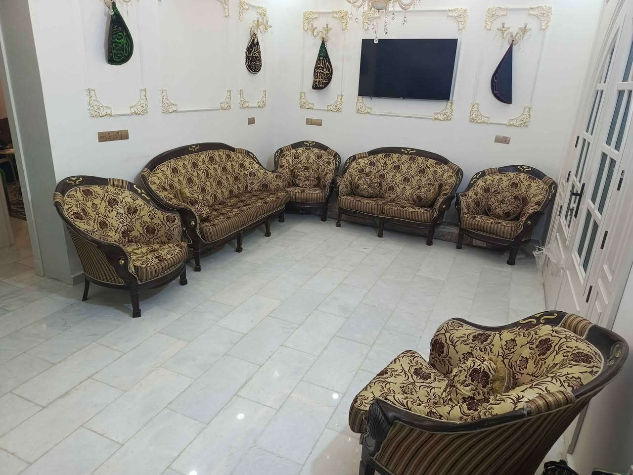 تخم تركي كلاسيك 9 مقعد
خالي من الاضرار 
السعر 750

للتواصل :
***********
*********** كربلاء, العراق
