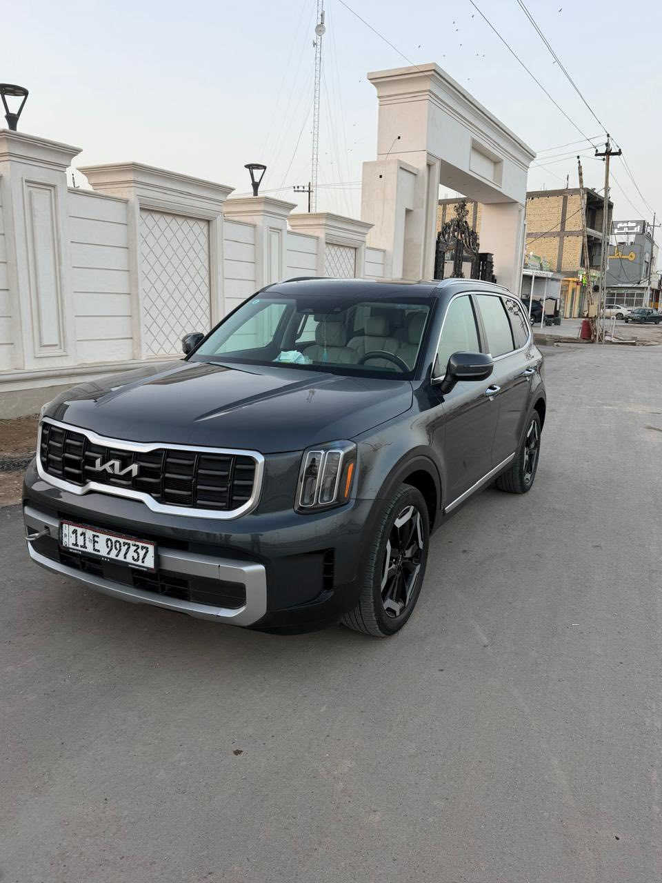 السلام عليكم ورحمة الله
للبيع سيارة: كيا تيلورايد  S وارد امريكي  موديل 2023
رقم بغداد تحويل ثاني يوم 
•الضرر: صبغ جاملغ خلفي والصور موضحة في المنشور  
•المواصفات :
▪️المحرك: 3.8L (ستة سلندر)
▪️العداد: 40000 ميل   
▪️تحديد مسار
▪️بصمة تشغيل
▪️خاصية تحديد المسار
▪️رادار امامي للتوقف التلقائي
▪️حساس خلفي
▪️حساسات و رادارات الاجتياز الجانبية (نقاط عمياء)
▪️تحكم فول كهرباء لمقعد السائق 
▪️شاشة الدشبول حجم كبير للتحكم بايعازات السيارة
▪️تدفئة الكشنات المقدمة
▪️السيارة 7 راكب
▪️ثلاث قطع تبريد
▪️تشغيل عن بعد
▪️المقاعد الخلفية منفصل ملكي لون ابيض
▪️نظام ABS مانع انزلاق
السعر 300 وبيها مجال
للاستفيار ***********
