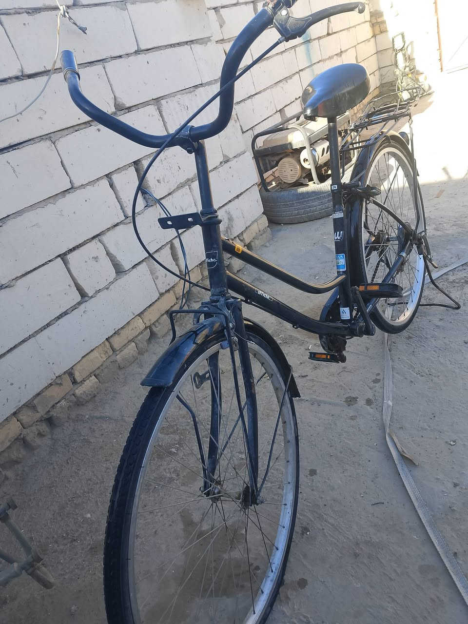 السلام عليكم باسكل للبيع حجم 26
جديد فول نضافه السعر خاص إذا مو شراي لا تعبني 
بيع مستعجل


**إذا كنت صاحب هذا الإعلان وتريد حذفه لأي سبب، رجاءا أرسل رسالة إلى الدعم الفني**