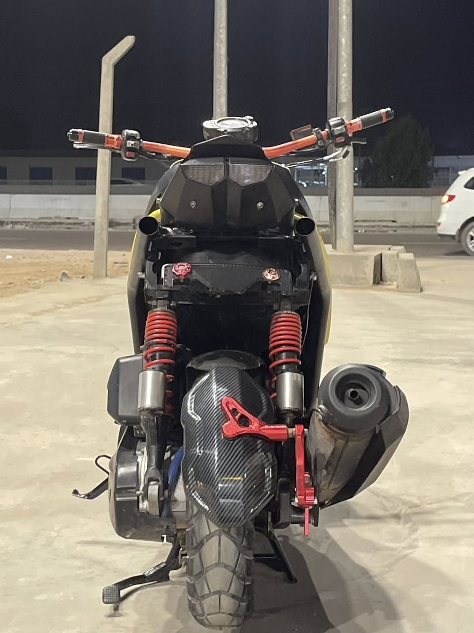 السلام عليكم
سكني جبلي 2013
لون اصفر واسود 💛🖤
ستيرن  رياضي kawasaki
يدات بريك TWPO
بكلايت R6
لايت ابيضّ واصفر  قوي 
دبل امامي Öhlins
جاملغ خلفي 
نوزل 8 زوف TMAX
باتري TMAX
كلجات رياض 
شلعةً ومعدل 
عداد كتروني
نكرة بكل وقت 
سماعات 🔊 داخل الصندوق جدن عاليات 
__________________________________________
⛽️بانزين فقط محسن 🩷
دهنً امزويل فقط 
——————————————————————————
للبيع 🛵

السعر  $(1300)
بي مجال قليل 

الاستفسار

 فقط واتساب ***********
 
مفتوح ***********

المكان حسينة الراشدية
