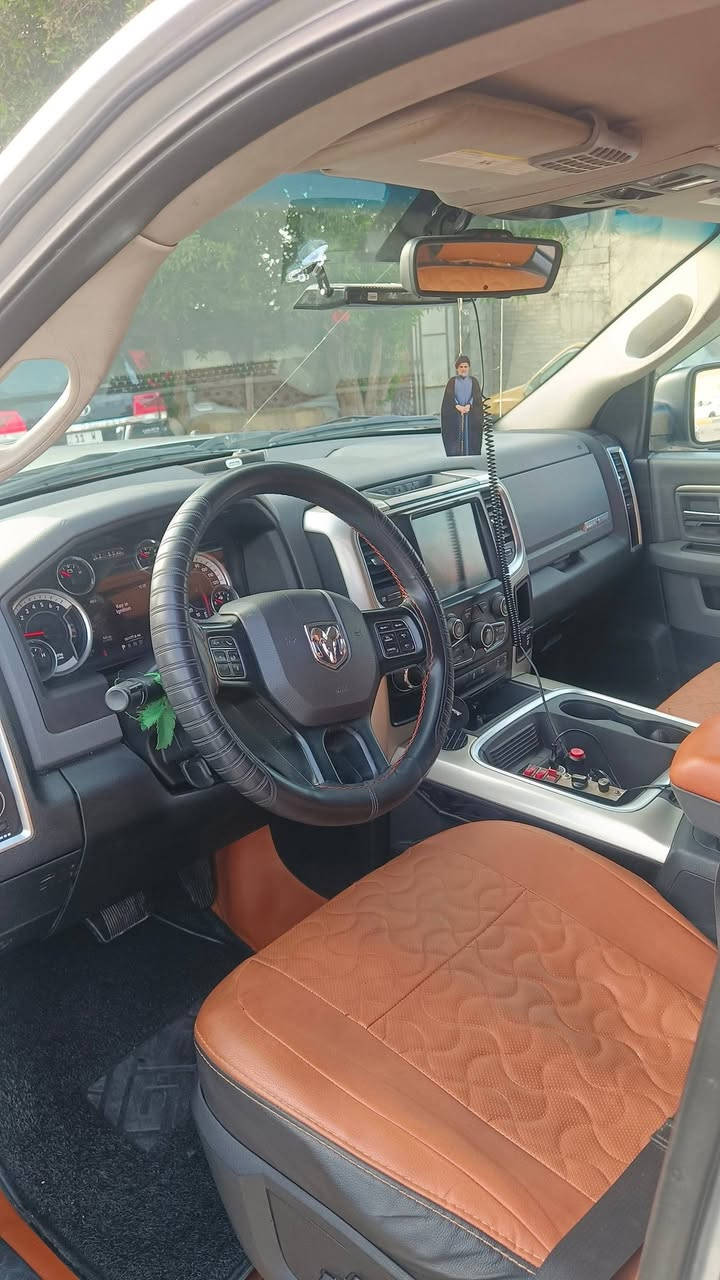 السلام عليكم شباب دوج رام بك هورن كلاسك مديل 16 رقم اربيل سنويه صاقطه حلوه وجاهزه من طول أطول كير مكينه حداده ضربته بجم وبيها صبغ بصفحه اليسرا موضح بلسونار فول مواصفات عدا الفتحه مكينه 8سلندر 5700مال جناي ع ايدي السعر 160 وبيها مجال للشراء لموشراي لا يتعبني العنوان البصره ***********
