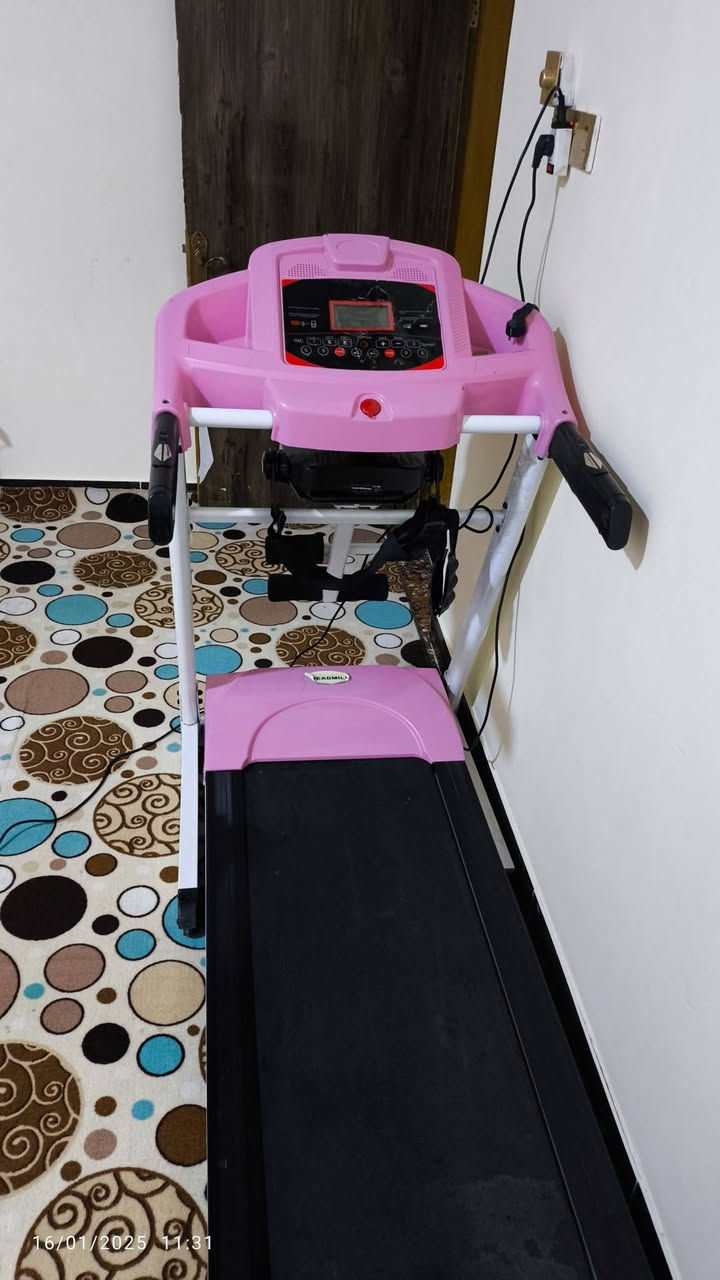 سلام عليكم جهاز ركض للبيع فول مواصفات مستعمل قليل مكاني بصره زبير ***********
