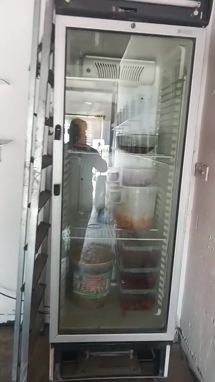 مكيف حافظ جديد بعد شهر من ماخذه. سعر 280 بي مجل
براد نظيف شرط تبريد حب براد. سعر 250 بيه مجل 
مكان كربلاء شارع حر الصفير ***********
