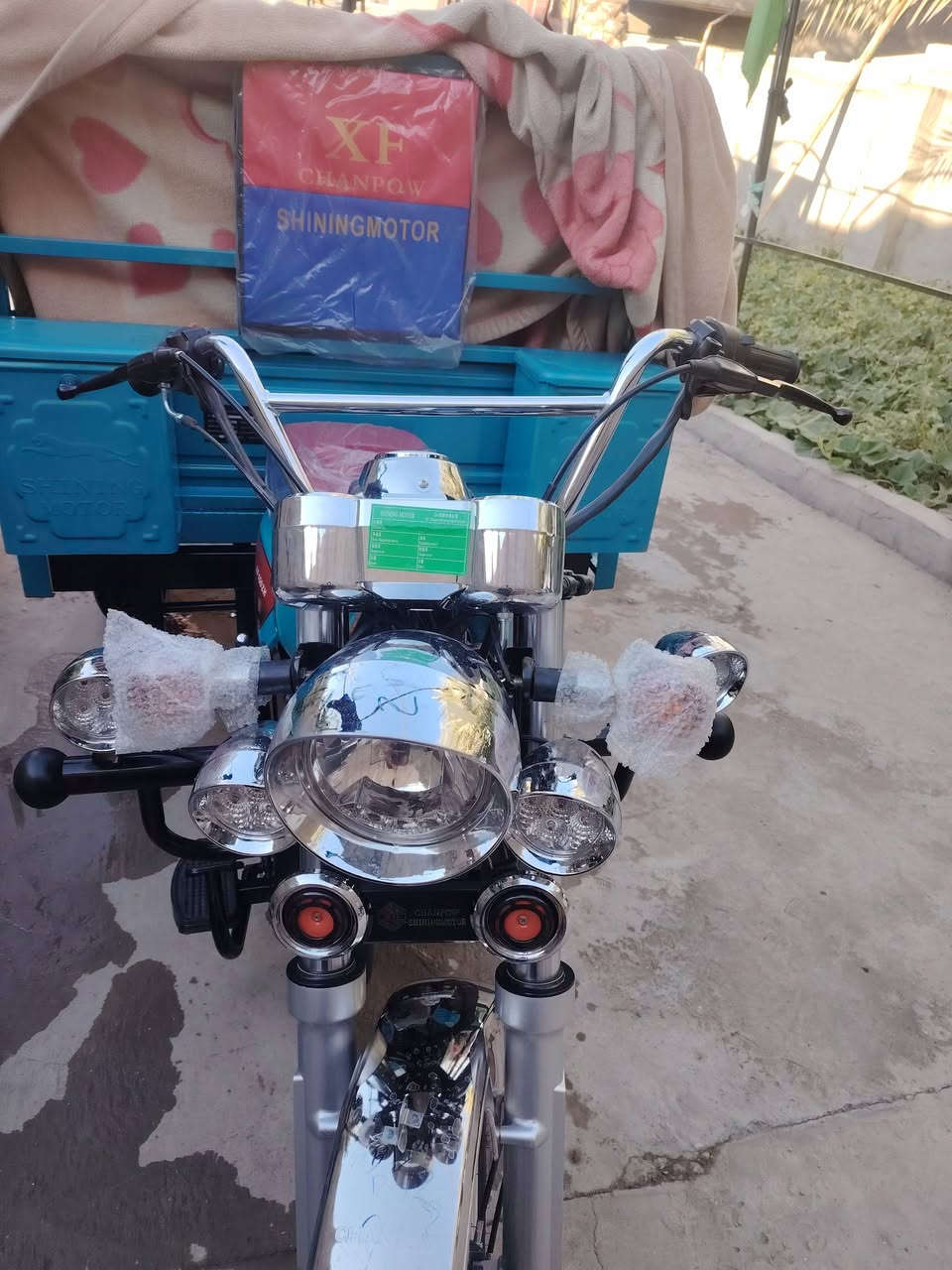 ستوته صار يومين من طالعه من المعرض للبيع السعر ٣ ونص بعدها عل سحك ***********
