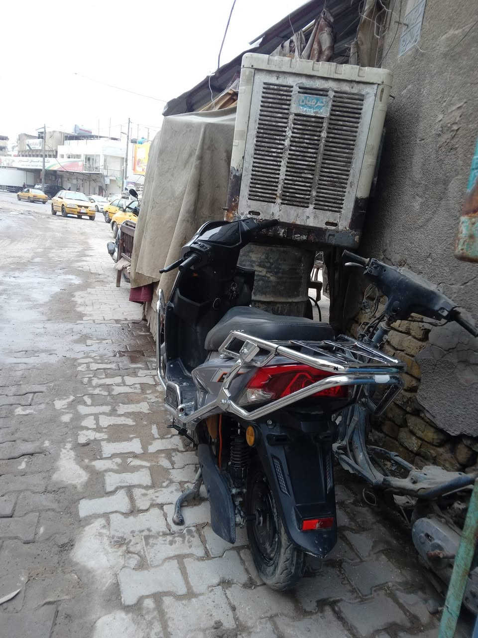 السلام عليكم دراجة شحن للبيع سبورت السعر ٩٠٠ الف وبيه مجال للطيبين
***********
