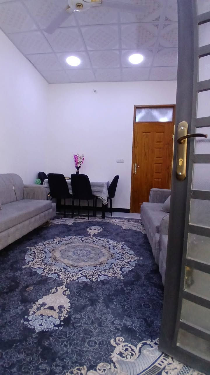 على بركه الله دار للبيع دوانم المعمل مساحه ١٢٥متر طابق واحد يتكون ٢غرف نوم قرب جامع مكيه للاستفسار اكثر اتصل على *********** او زياره مكتب زمزم
