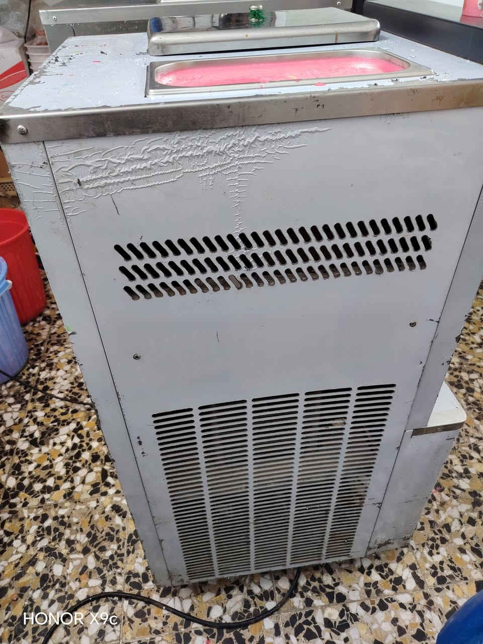 سلام عليكم مكينه سوفت صيني تسحب كهرباء قليله تبريد حواض مكينه جديده مستخدم قليل سنكل مكان بغداد ***********
